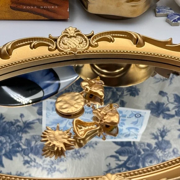 🆕 SCHIAPARELLI for V&A Museum 🧿 NWOT Surrealist Charm Earrings - Yellow Eye - Picture 14 of 17